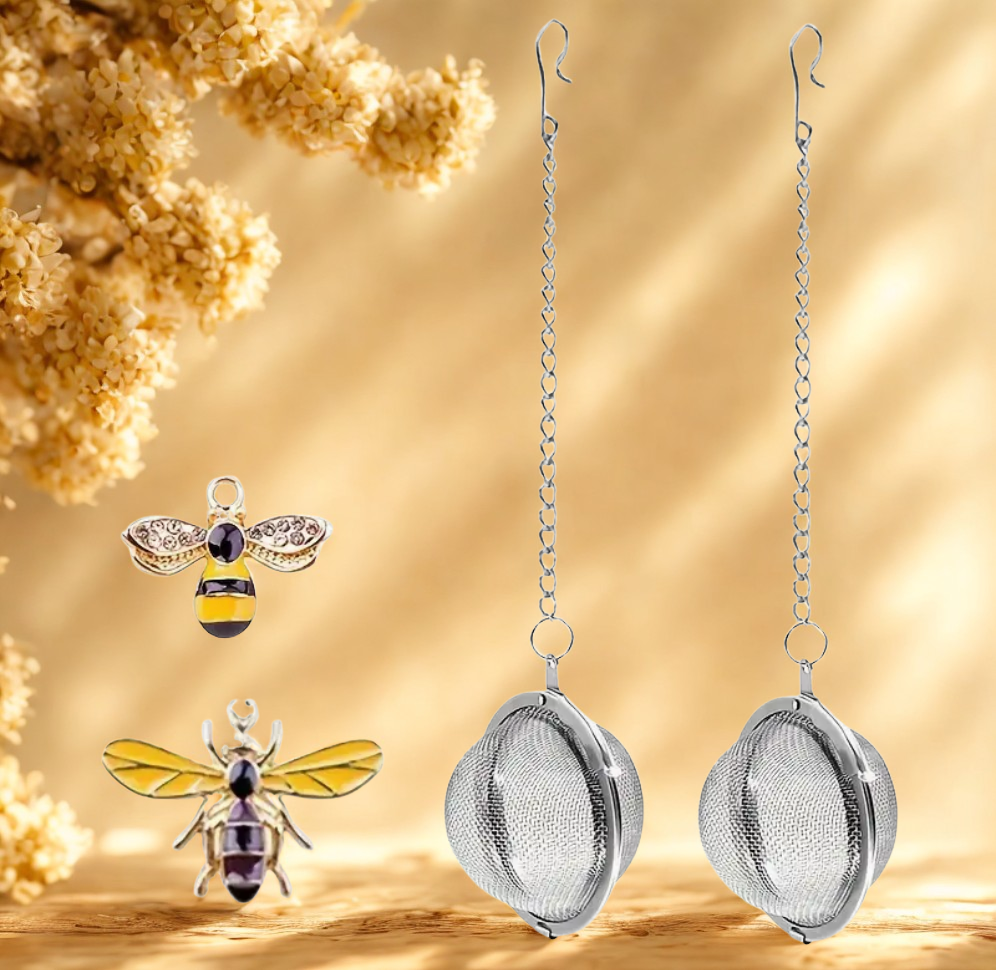 tea infuser ball with bee charm
